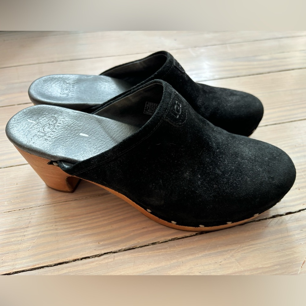 🍁🍂 Ugg Suede Clogs Size 9 🍁🍂